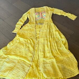 Yellow Embroidered Crop Top and Flowing Skirt Set/Indian dress